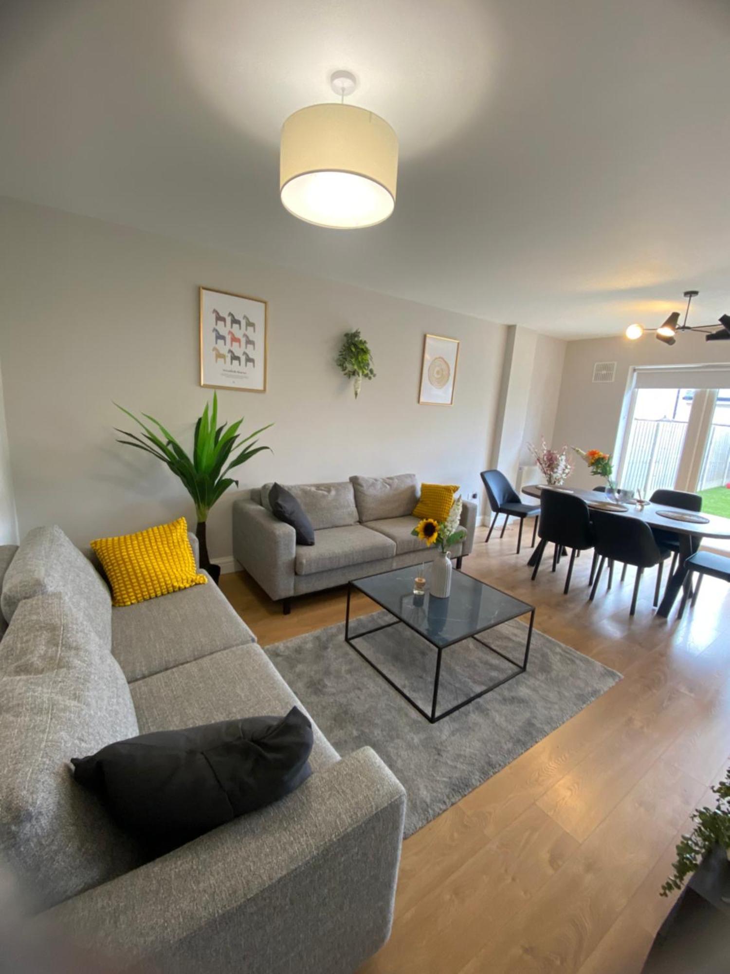 Extra Large Room In New House At Citywest Dublin Exterior photo